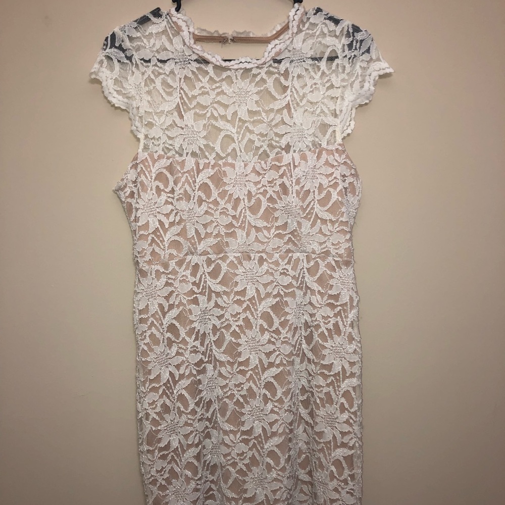 Jump Apparel by Wendye Chaitin Lace body-con dress